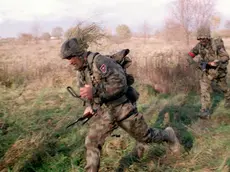 Foto d'archivio di soldati dell'Esercito sloveno in addestramento. (rtvslo.si)