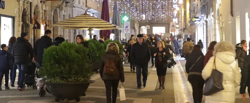 Lasorte Trieste 24/11/17 - Negozi, Black Friday, Via S.Lazzaro